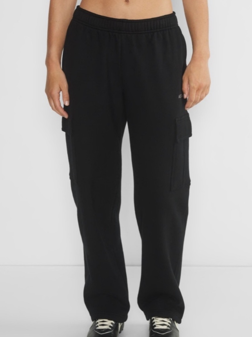 TNA Cargo Sweatpants Mega Fleece Black Sweatfleece Joggers with Elastic Waist S